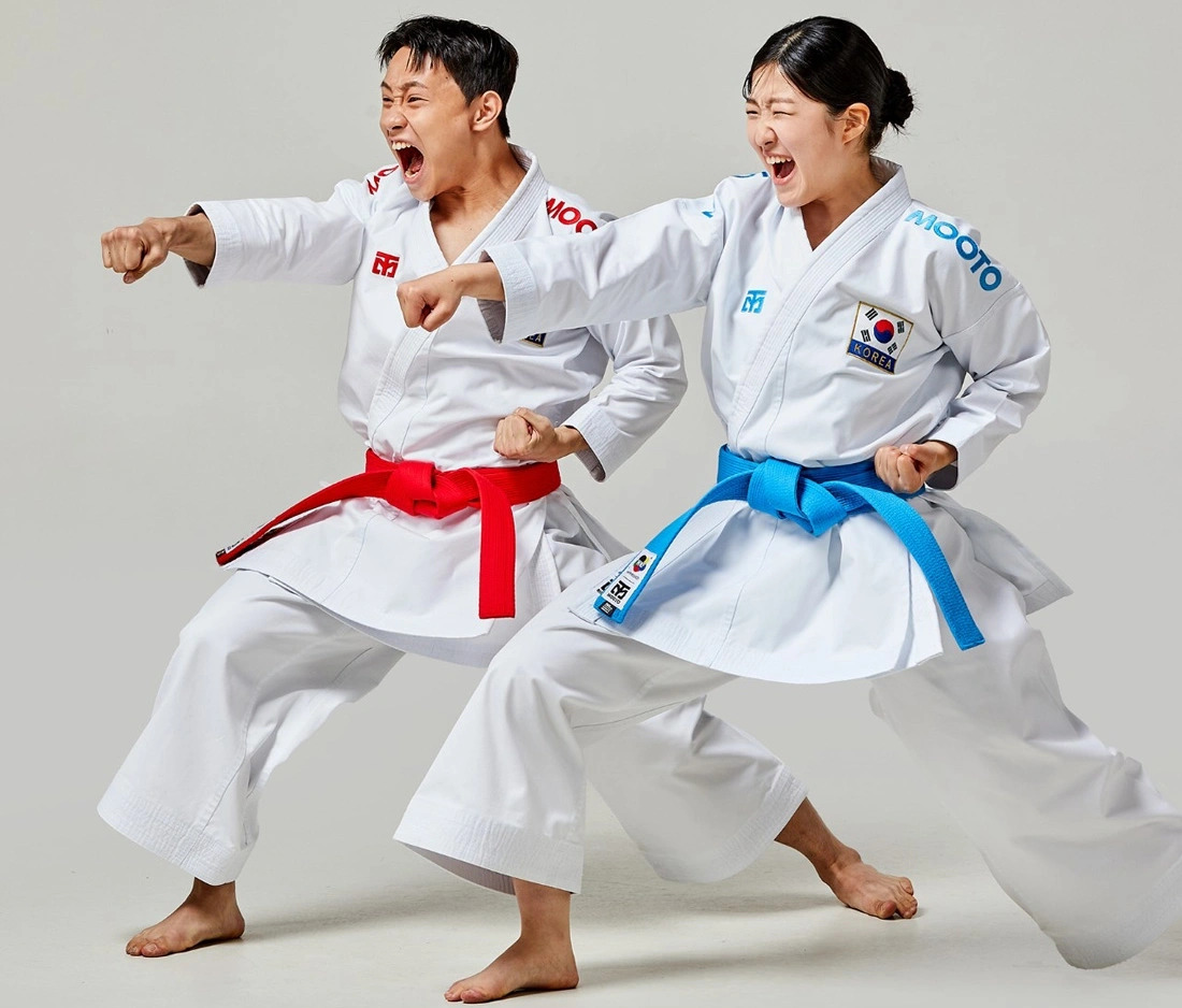 pol_pl_Czerwony-pas-do-kimona-MTX-Karate-WKF-MOOTO-3871_10
